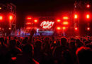 Ambiente y público Crazy World escenario techno