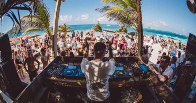 SXM Festival en St. Martin durante una sesión de música electrónica